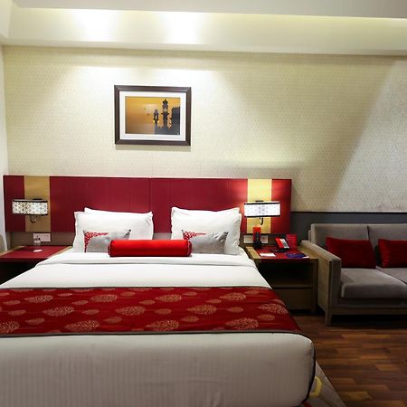 Ramada Plaza By Wyndham Lucknow Hotel Ngoại thất bức ảnh