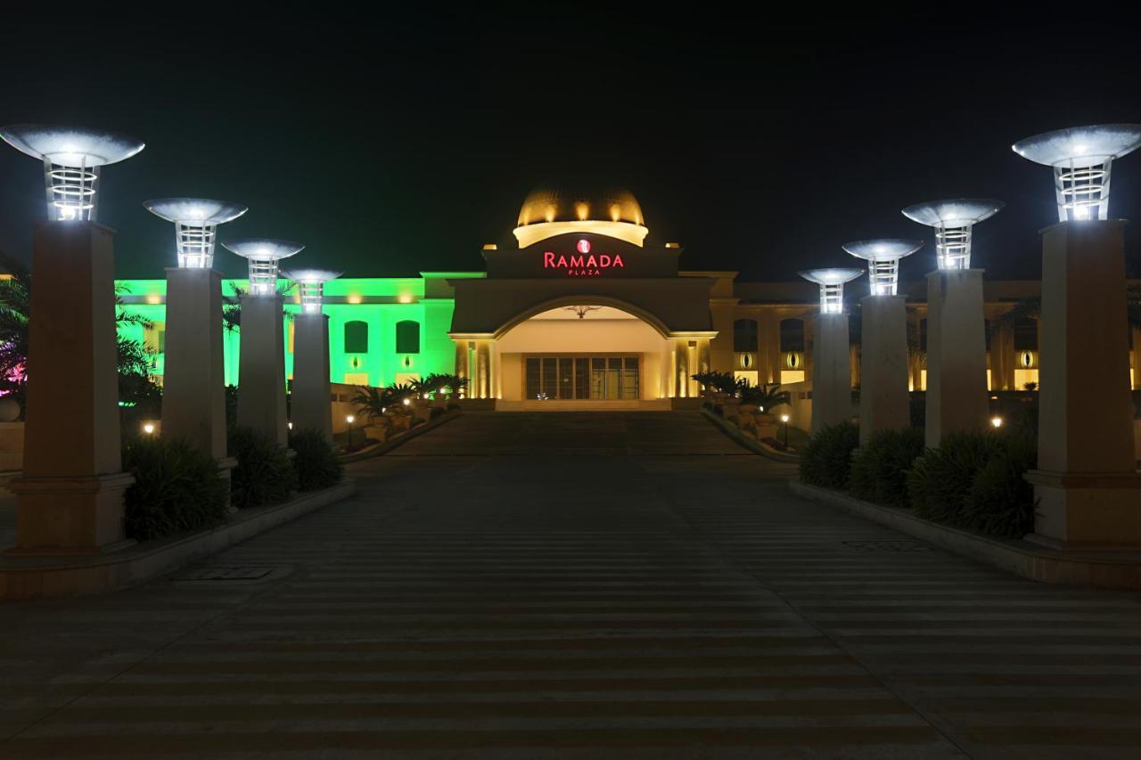 Ramada Plaza By Wyndham Lucknow Hotel Ngoại thất bức ảnh
