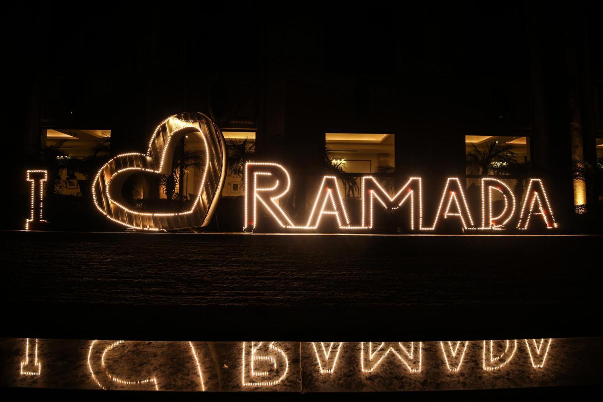 Ramada Plaza By Wyndham Lucknow Hotel Ngoại thất bức ảnh