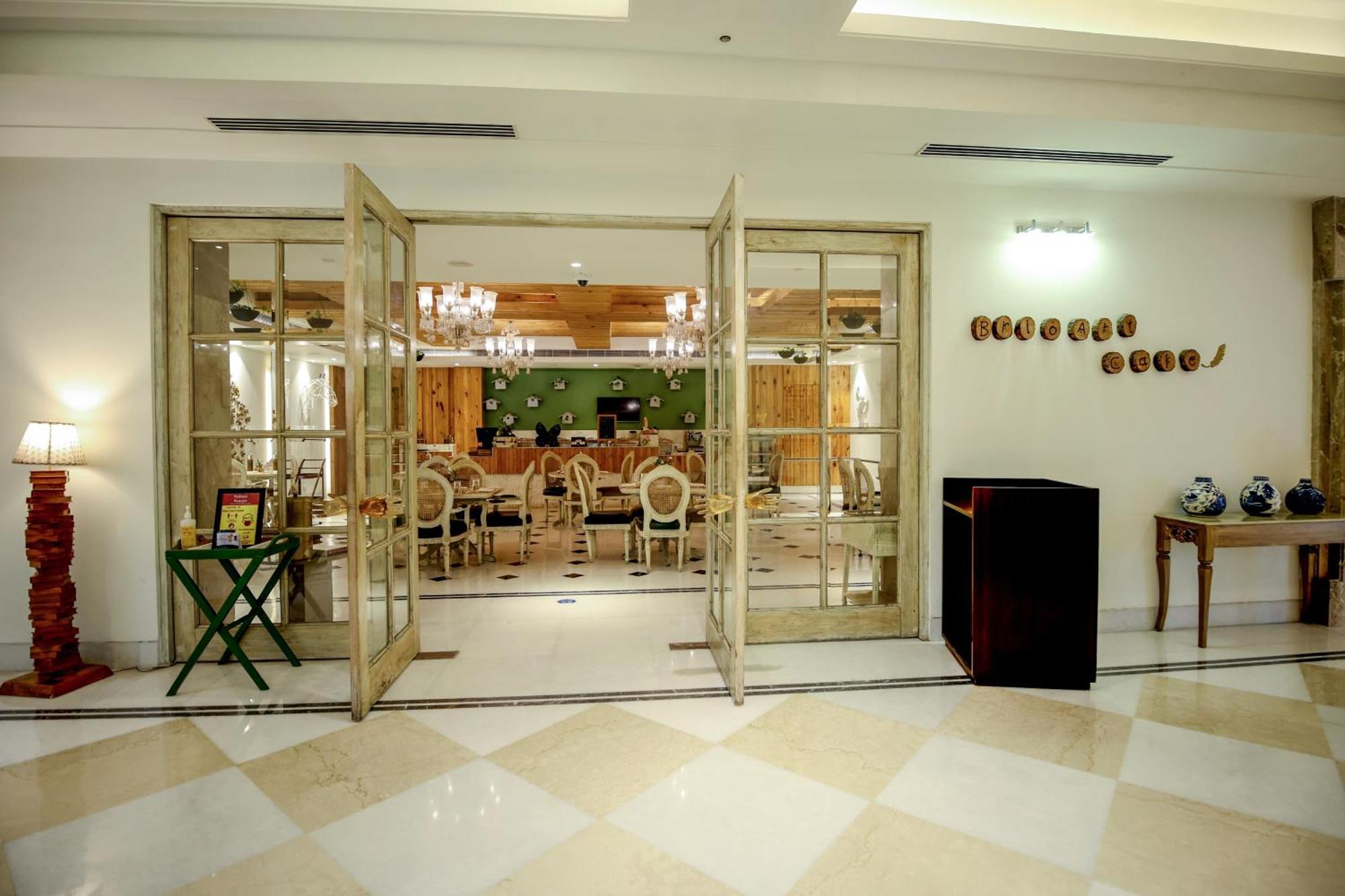 Ramada Plaza By Wyndham Lucknow Hotel Ngoại thất bức ảnh