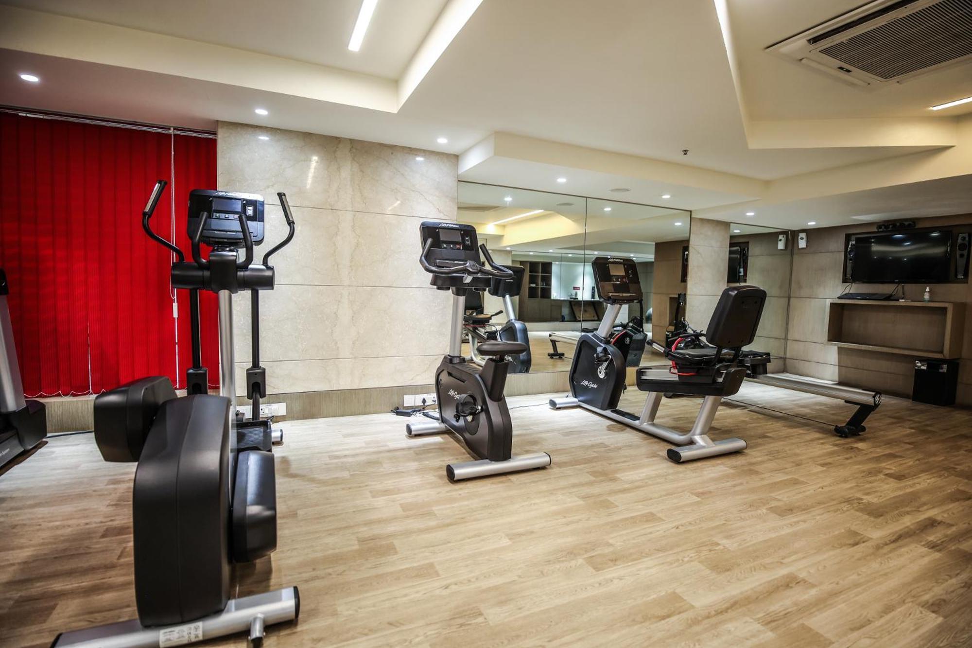 Ramada Plaza By Wyndham Lucknow Hotel Ngoại thất bức ảnh