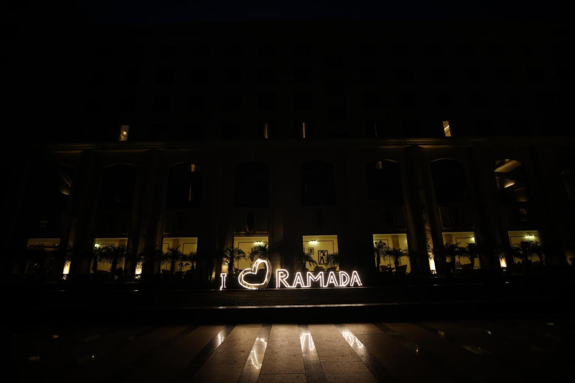Ramada Plaza By Wyndham Lucknow Hotel Ngoại thất bức ảnh