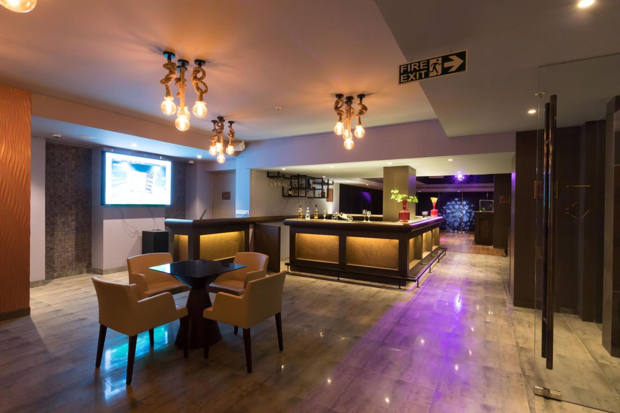 Ramada Plaza By Wyndham Lucknow Hotel Ngoại thất bức ảnh