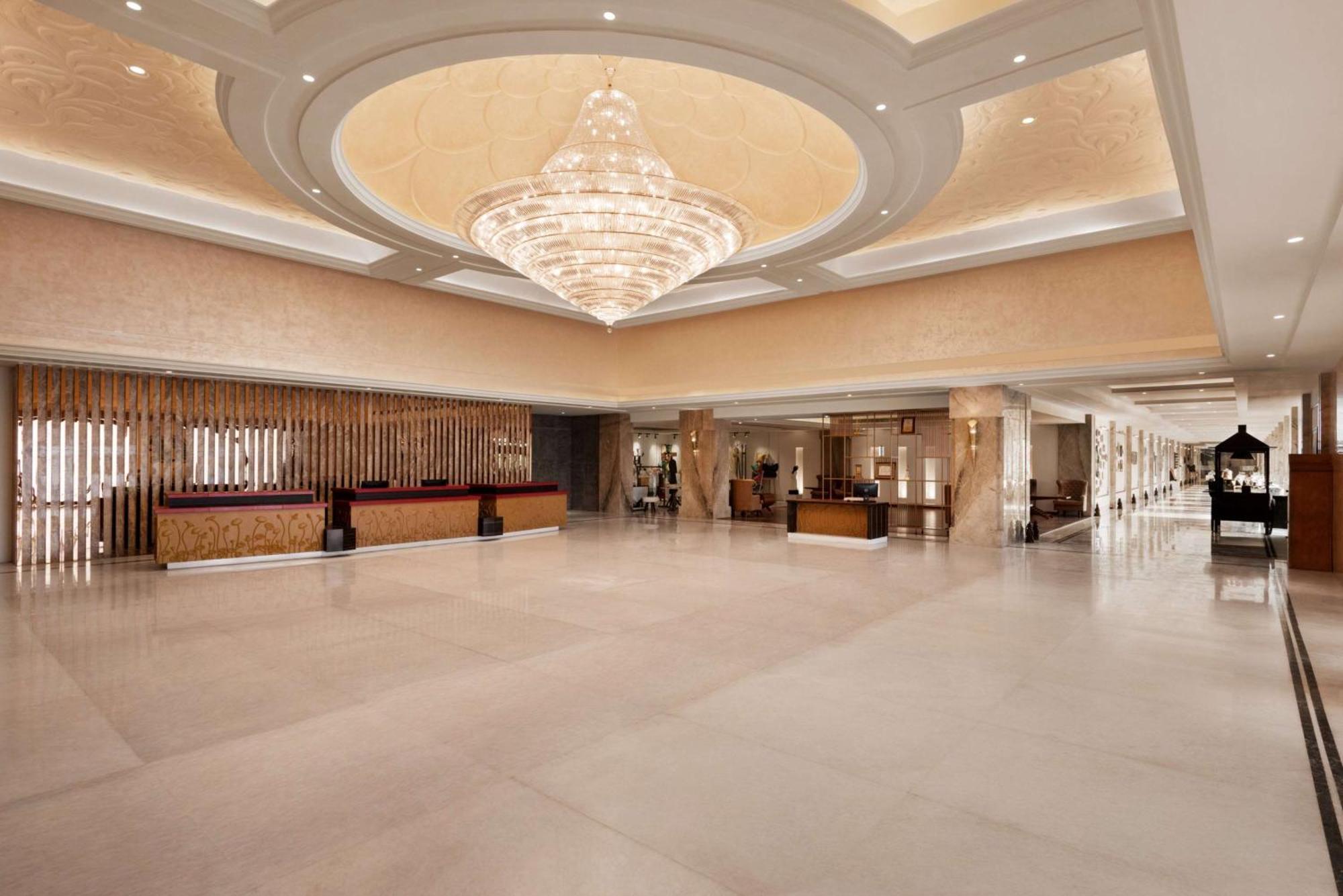 Ramada Plaza By Wyndham Lucknow Hotel Ngoại thất bức ảnh