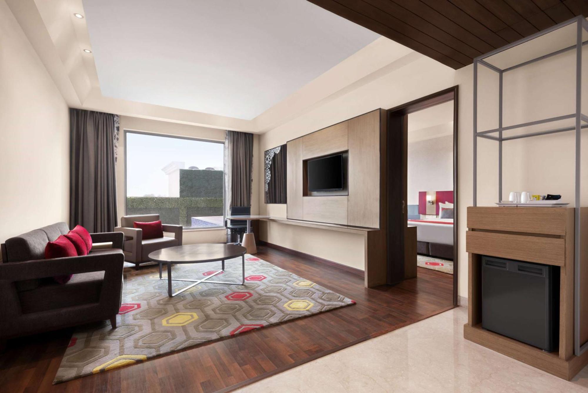 Ramada Plaza By Wyndham Lucknow Hotel Ngoại thất bức ảnh