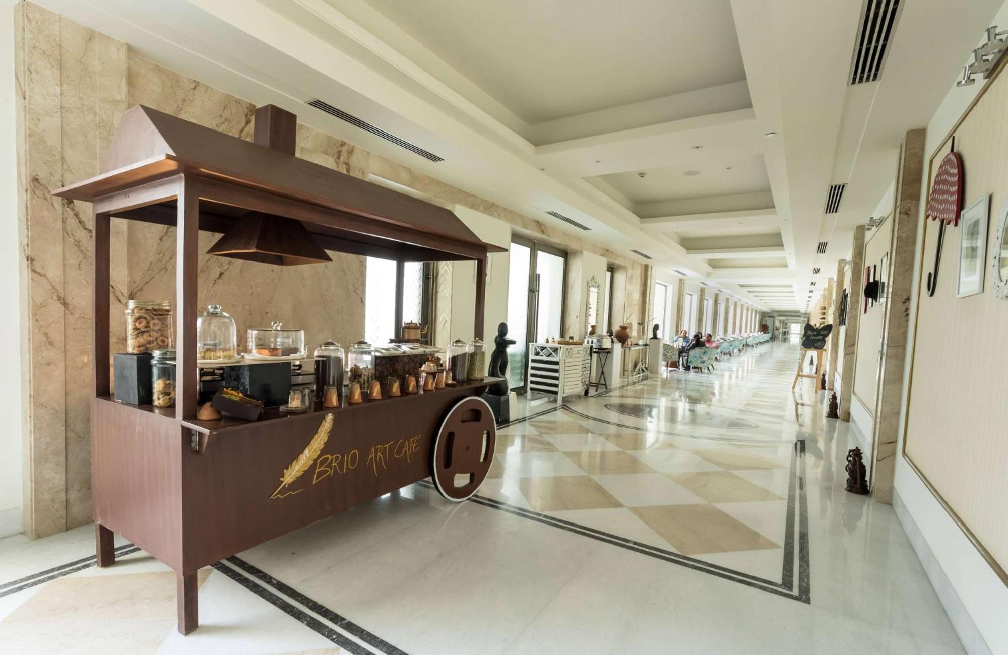 Ramada Plaza By Wyndham Lucknow Hotel Ngoại thất bức ảnh