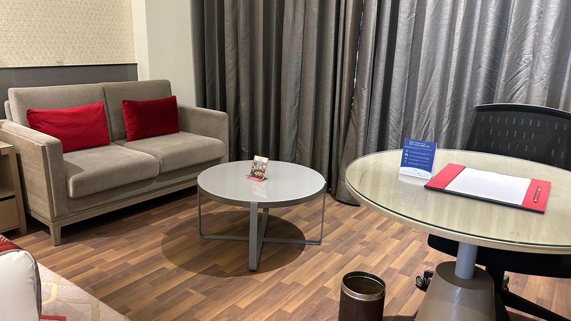 Ramada Plaza By Wyndham Lucknow Hotel Ngoại thất bức ảnh