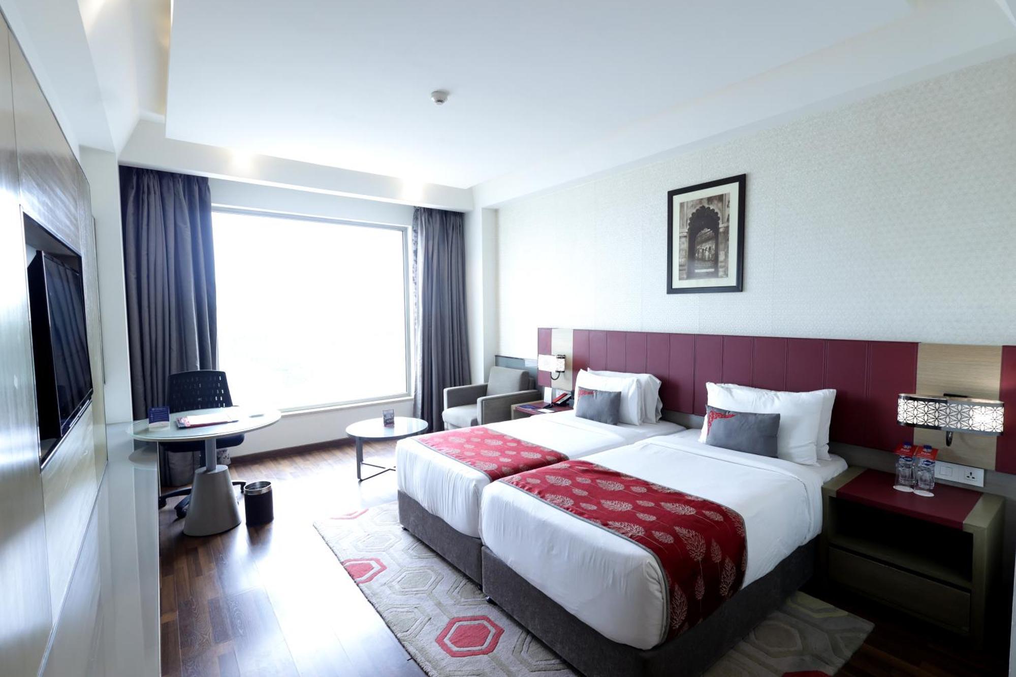 Ramada Plaza By Wyndham Lucknow Hotel Ngoại thất bức ảnh