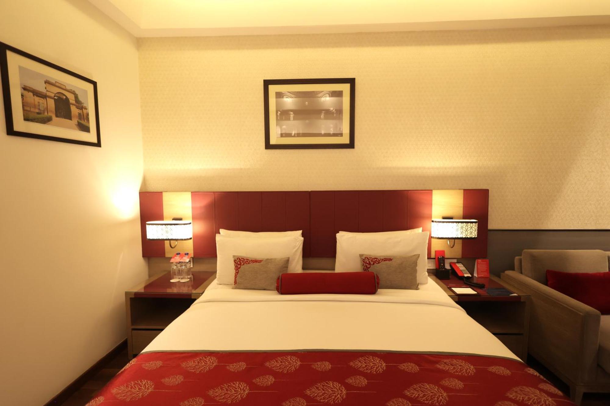 Ramada Plaza By Wyndham Lucknow Hotel Ngoại thất bức ảnh