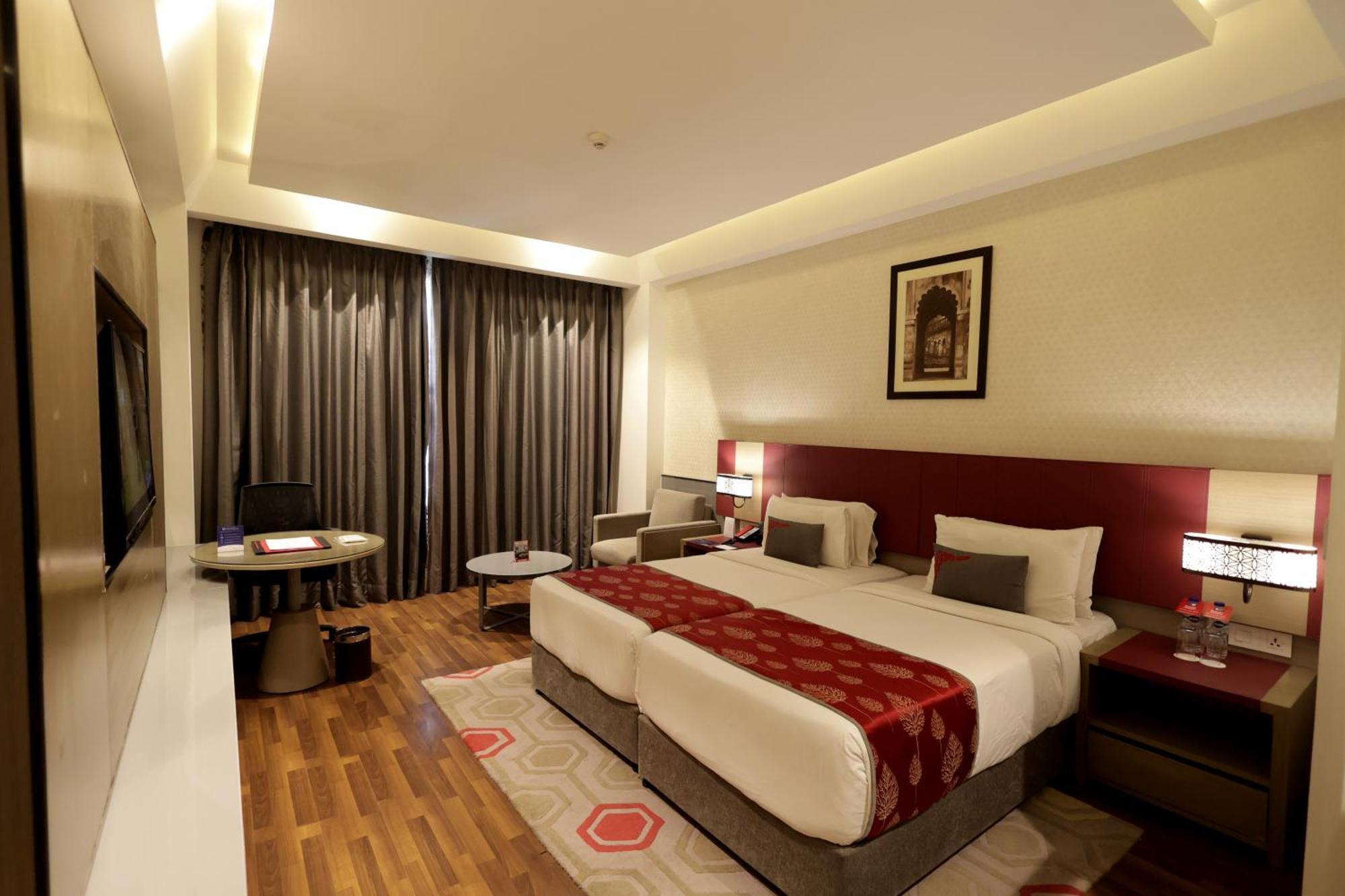 Ramada Plaza By Wyndham Lucknow Hotel Ngoại thất bức ảnh