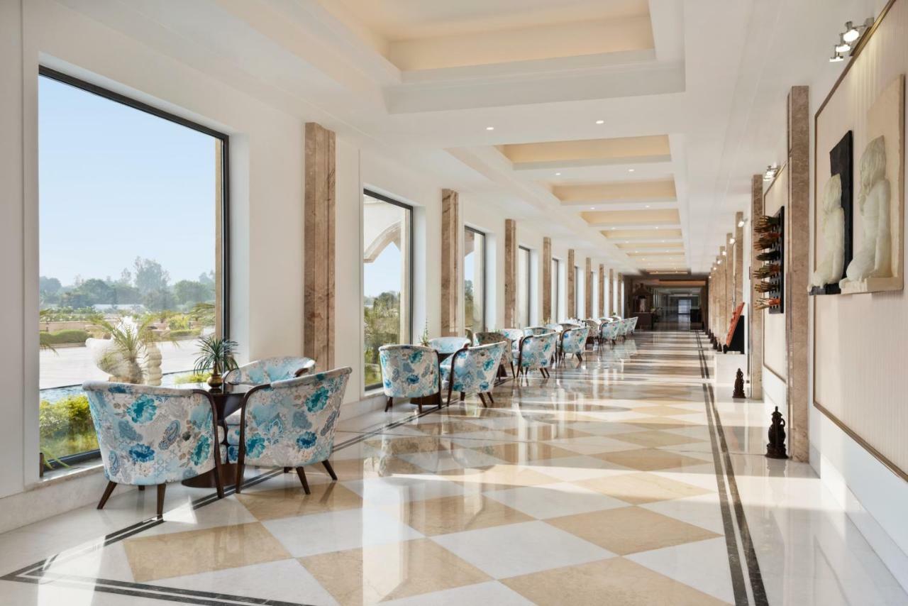 Ramada Plaza By Wyndham Lucknow Hotel Ngoại thất bức ảnh