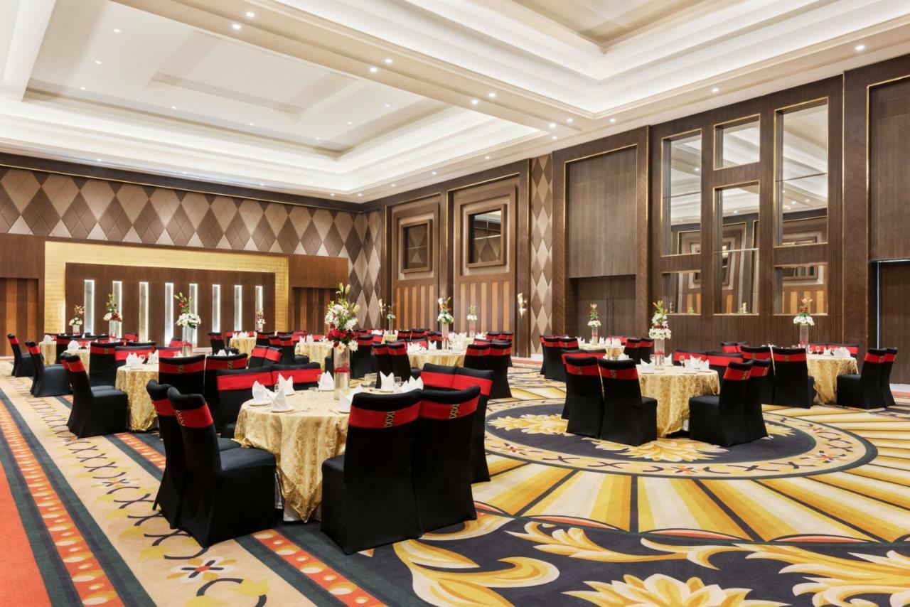 Ramada Plaza By Wyndham Lucknow Hotel Ngoại thất bức ảnh